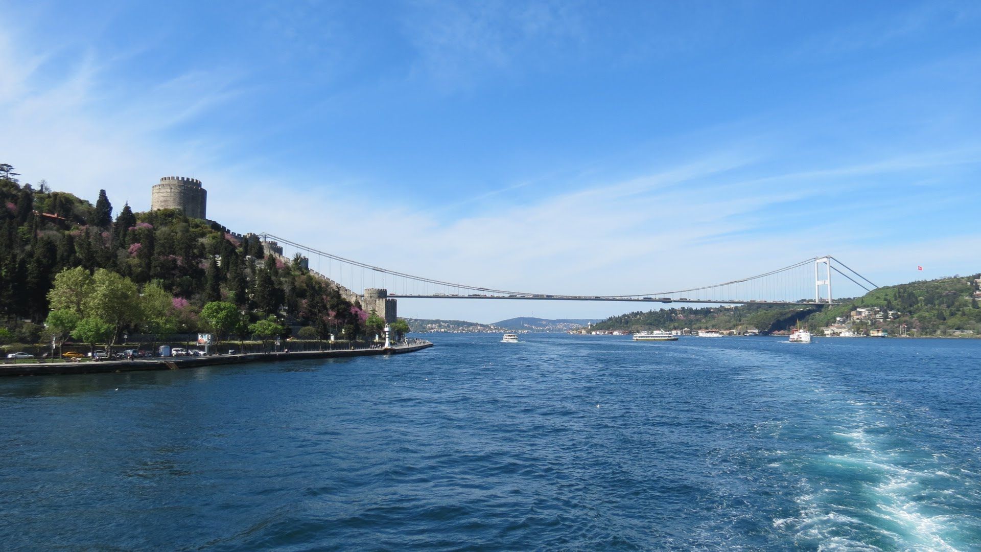 Discover Love with Bosphorus Cruise: Romantic Boat Tours and Activities