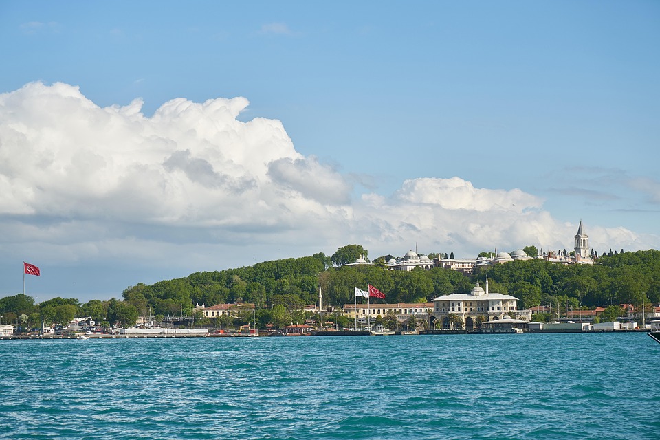 Discover the Green and Blue Harmony of Istanbul with Bosphorus Cruise