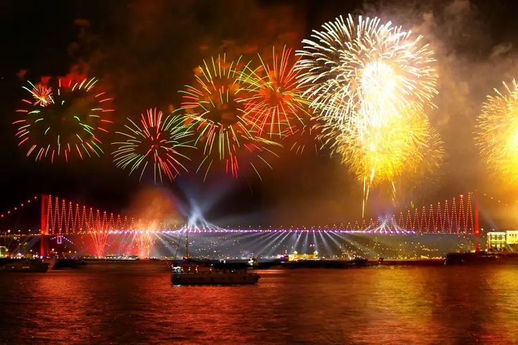 Celebrate New Year's Eve with a Dinner Cruise on the Bosphorus: What's New?